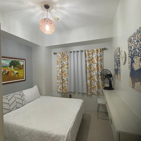 باساي Sea 2-Br Unit With Free Parking Near Mall Of Asia المظهر الخارجي الصورة
