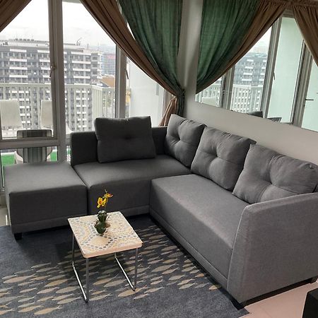 باساي Sea 2-Br Unit With Free Parking Near Mall Of Asia المظهر الخارجي الصورة