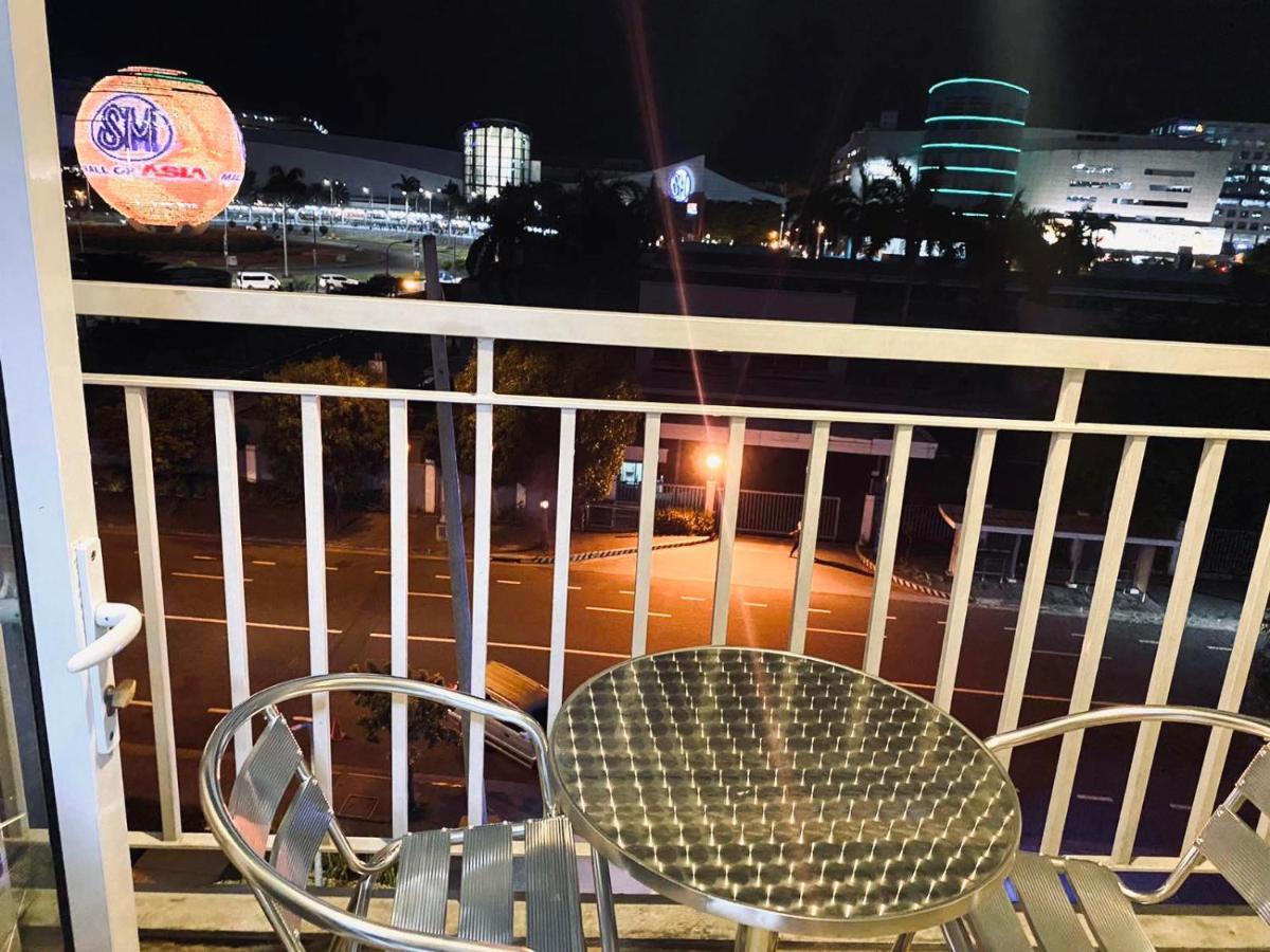 باساي Sea 2-Br Unit With Free Parking Near Mall Of Asia المظهر الخارجي الصورة