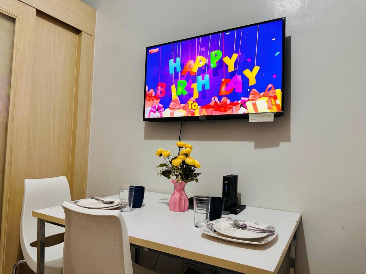 باساي Sea 2-Br Unit With Free Parking Near Mall Of Asia المظهر الخارجي الصورة