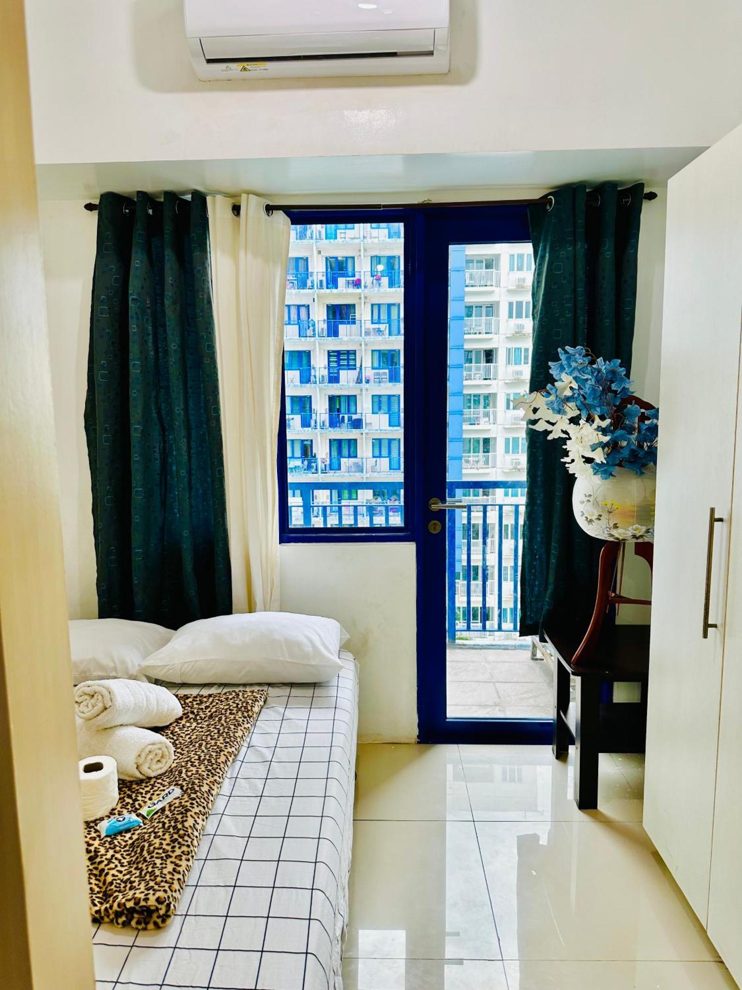 باساي Sea 2-Br Unit With Free Parking Near Mall Of Asia المظهر الخارجي الصورة
