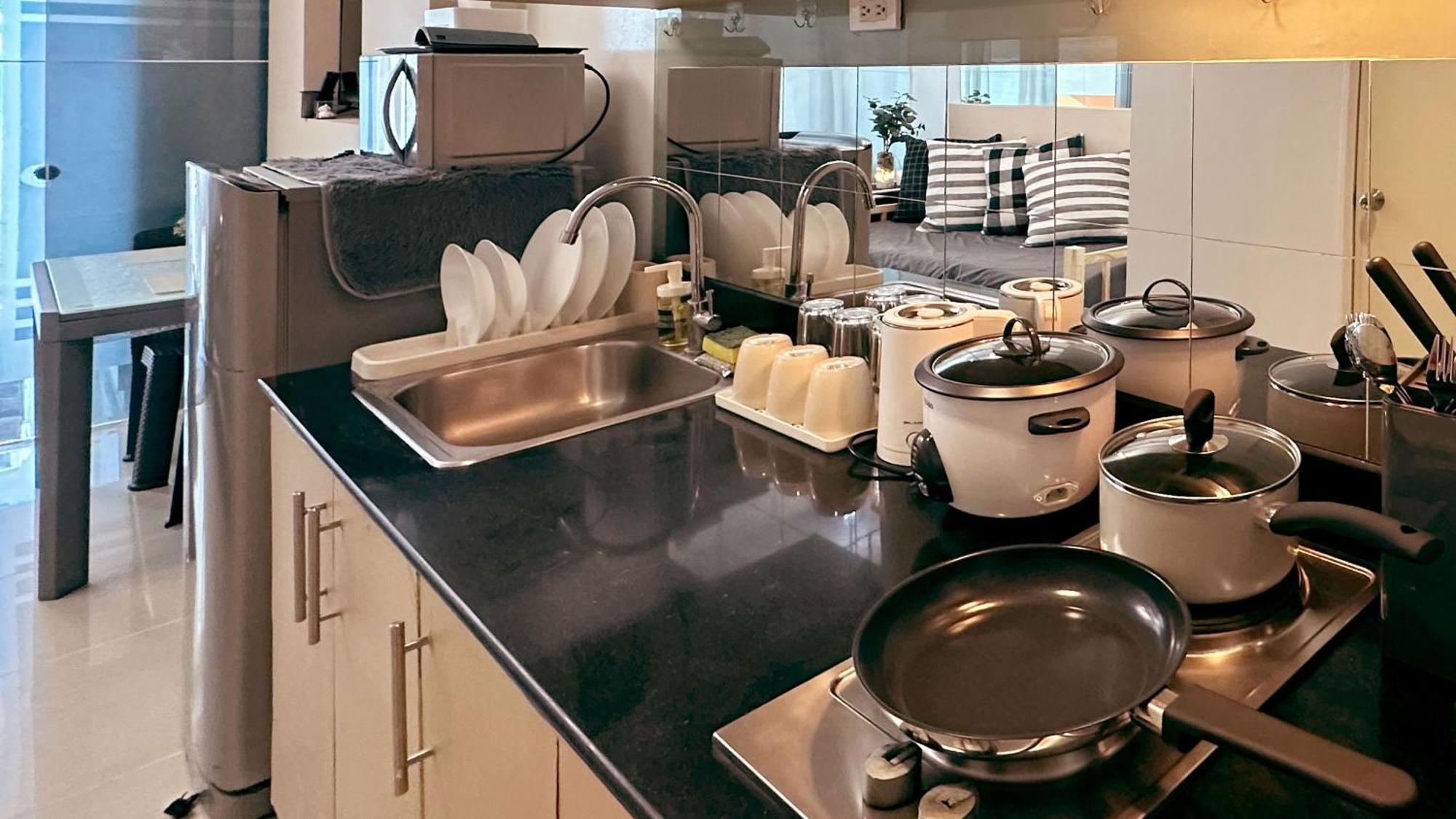 باساي Sea 2-Br Unit With Free Parking Near Mall Of Asia المظهر الخارجي الصورة