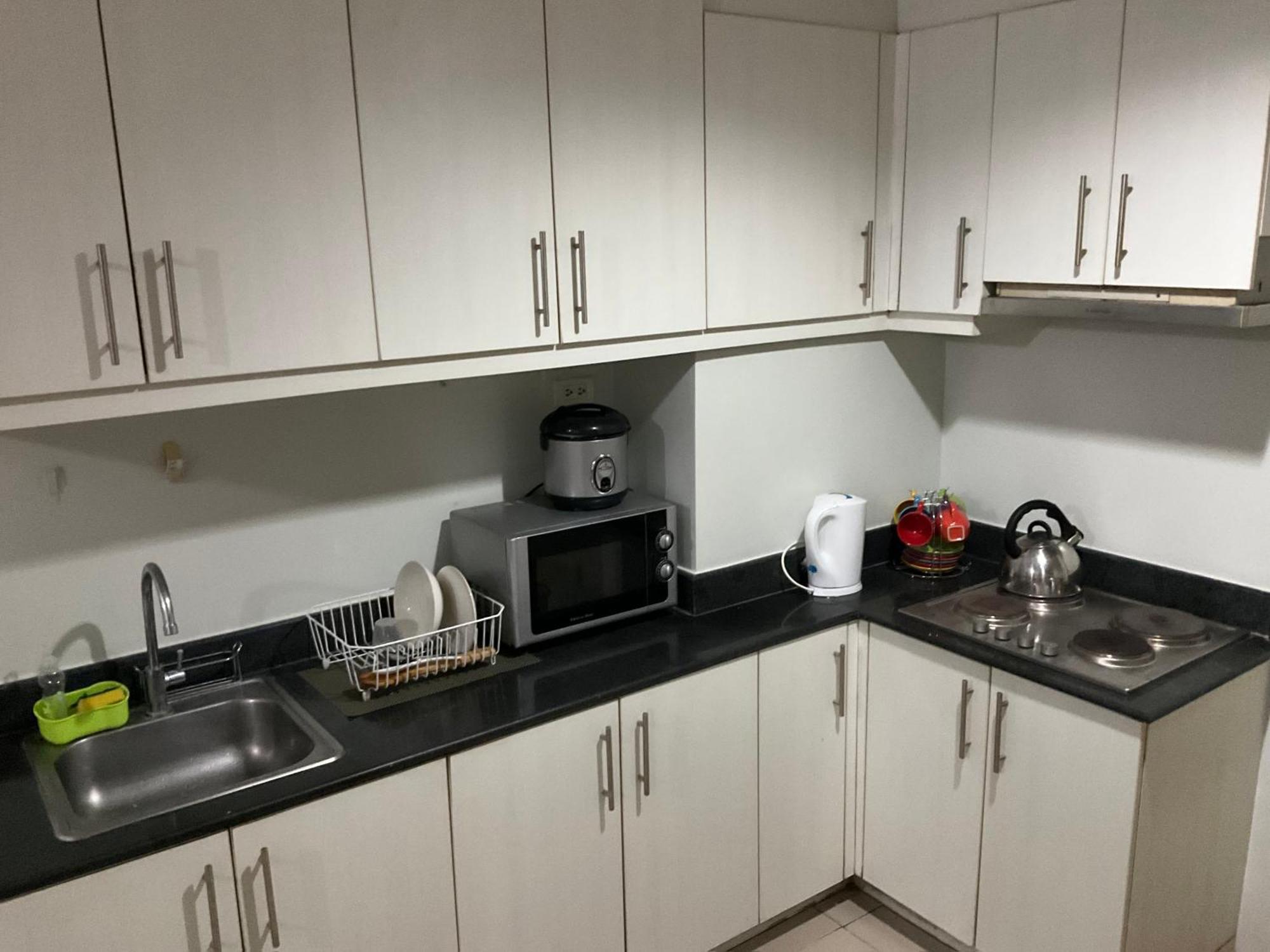 باساي Sea 2-Br Unit With Free Parking Near Mall Of Asia المظهر الخارجي الصورة