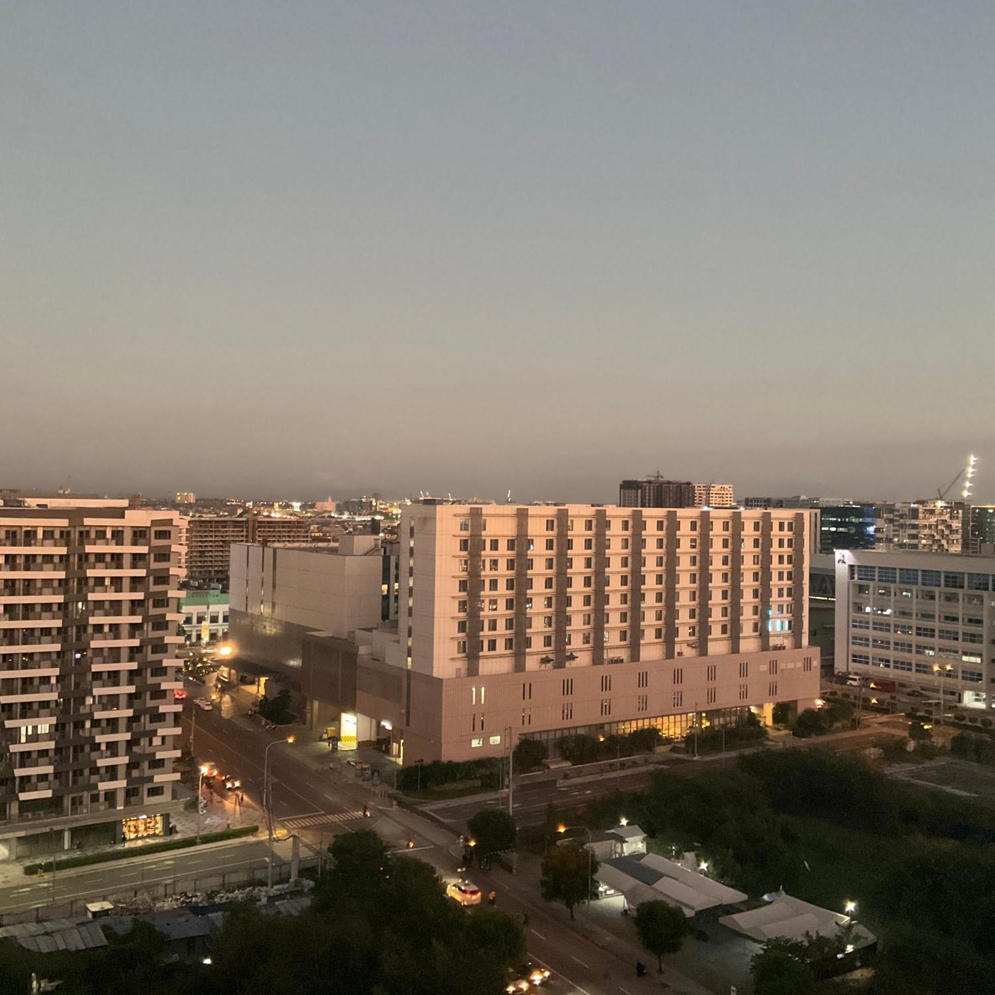 باساي Sea 2-Br Unit With Free Parking Near Mall Of Asia المظهر الخارجي الصورة